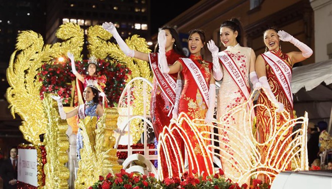 Parade zur Feier des chinesischen Frühlingsfests in San Francisco abgehalten