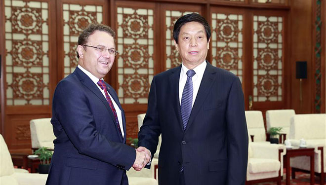 Li Zhanshu trifft Vizepräsidenten des Deutschen Bundestages
