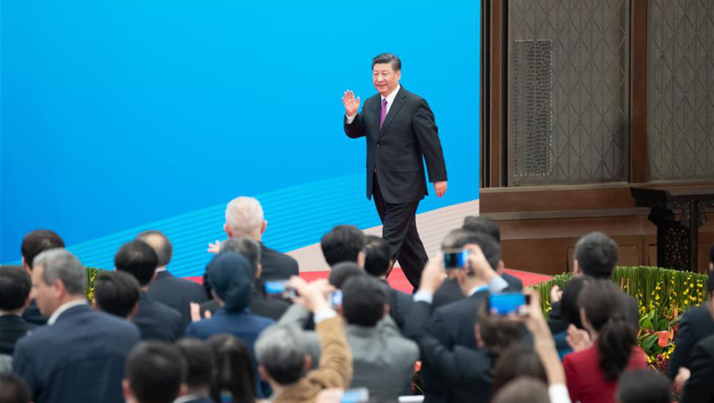 Xi stellt sich Presse nach dem Rundtisch-Gipfeltreffen des „Gürtel und Straße“- Forums