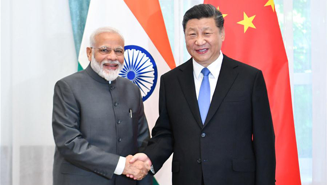 Xi Jinping trifft indischen Premierminister Narendra Modi