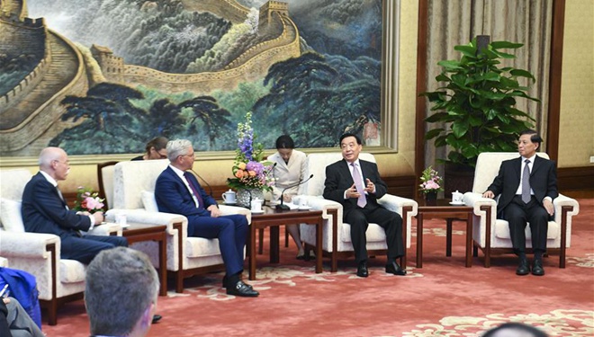 Wang Chen trifft Delegation des Auswärtigen Ausschusses des Deutschen Bundestages