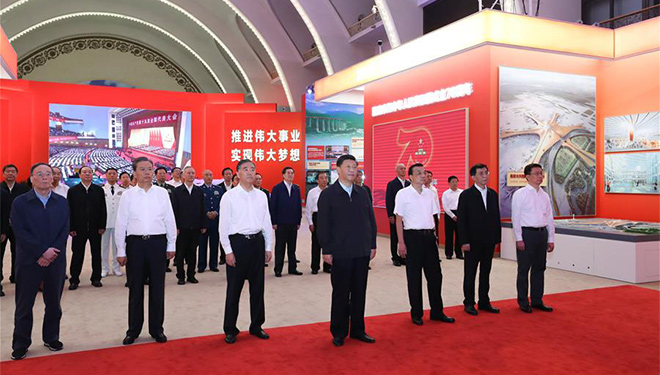 Xi fordert harte Arbeit für Errungenschaften in neuer Ära