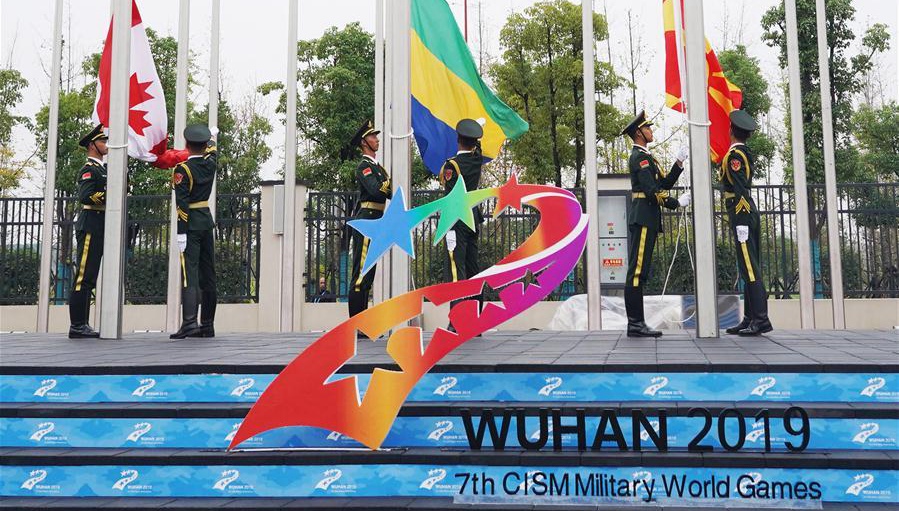 Zeremonie zum Hissen der Flagge im Dorf der Athleten der 7. Militärweltspiele des CISM abgehalten