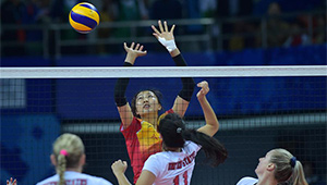 Erster Rundenspiel der Gruppe A der Frauen-Volleyball-Vorrunde bei 7. Militärweltspielen: China 3:0 die USA