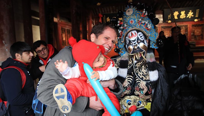 Über 100 Ausländer nehmen an Veranstaltung zu chinesischen Neujahrsbräuchen in Zhejiang teil