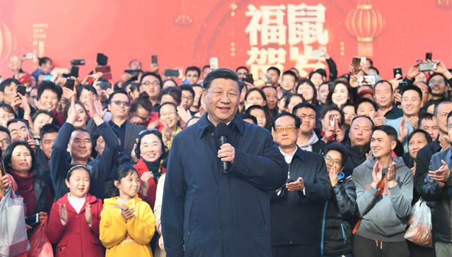 Xi inspiziert Frühlingsfest-Einkaufsmesse in Kunming