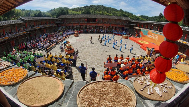 Verschiedene Aktivitäten zum dritten chinesischen Erntefest der Bauern finden im ganzen Land statt