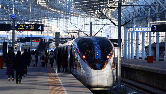 Zugreisen in China steigen während Neujahrsfeiertage sprunghaft an