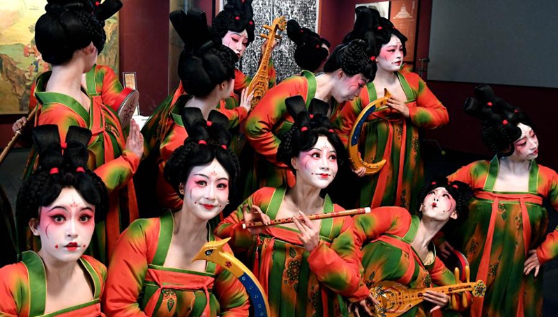 Bildgeschichte der Tänzerinnen vom „Bankett des Tang-Palastes“