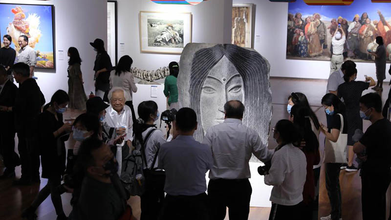 Ausstellung zum 70. Jahrestag der friedlichen Befreiung von Tibet in Beijing eröffnet