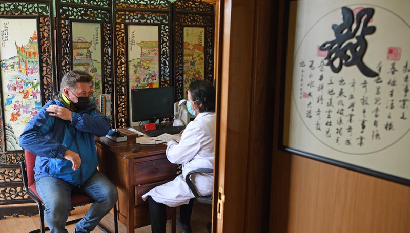 Chinesisches Paar verwirklicht in Südafrika Traum über traditionelle chinesische Medizin