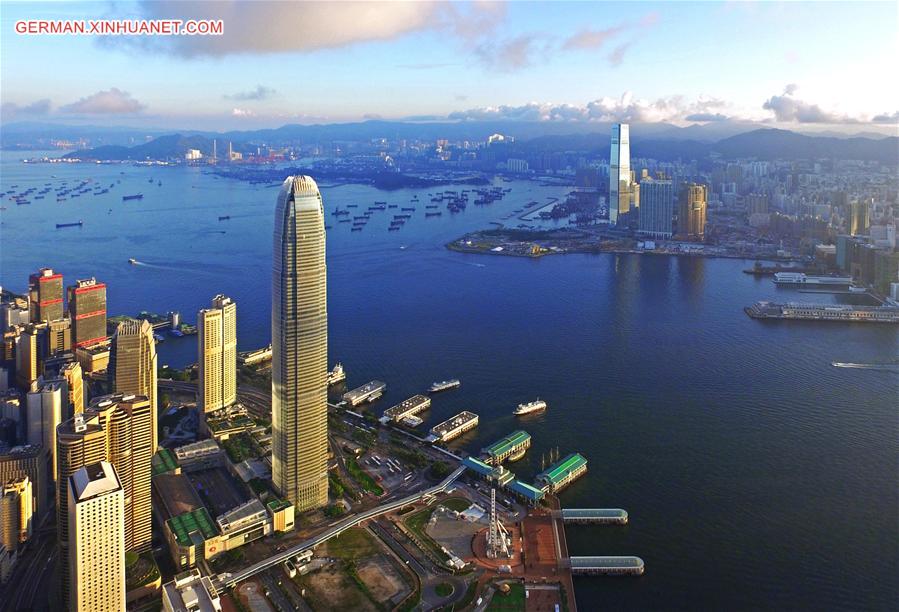 einen 05berblick von der victoria-bucht in hongkong, südchina